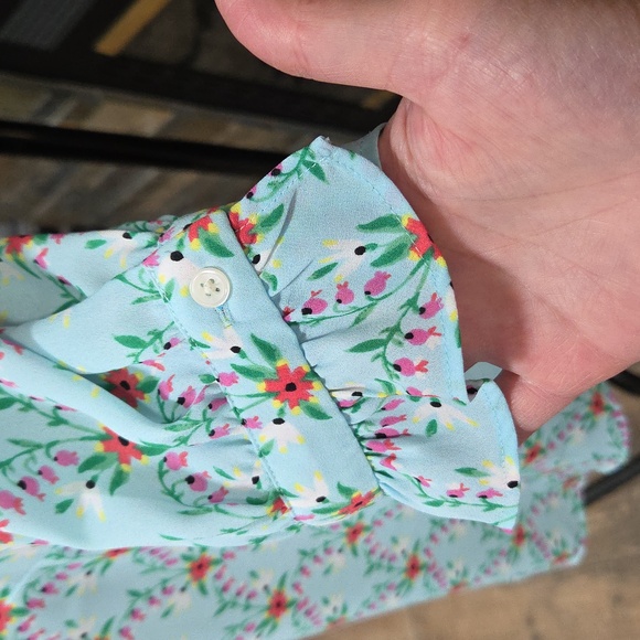 ANN TAYLOR RUFFLE BUTTON TOP - Picture 5 of 11